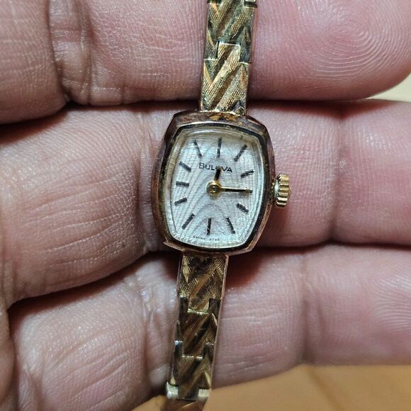 Vintage Bulova P-0 Ladies Gold Plated Cocktail Watch Mechanical Wind Working - Picture 4 of 12
